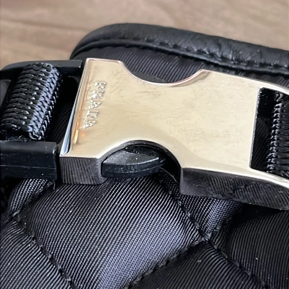 Prada Quilted Engraved Silver Logo Buckle Cashmere Lined 7.5 Gloves - Picture 6 of 12